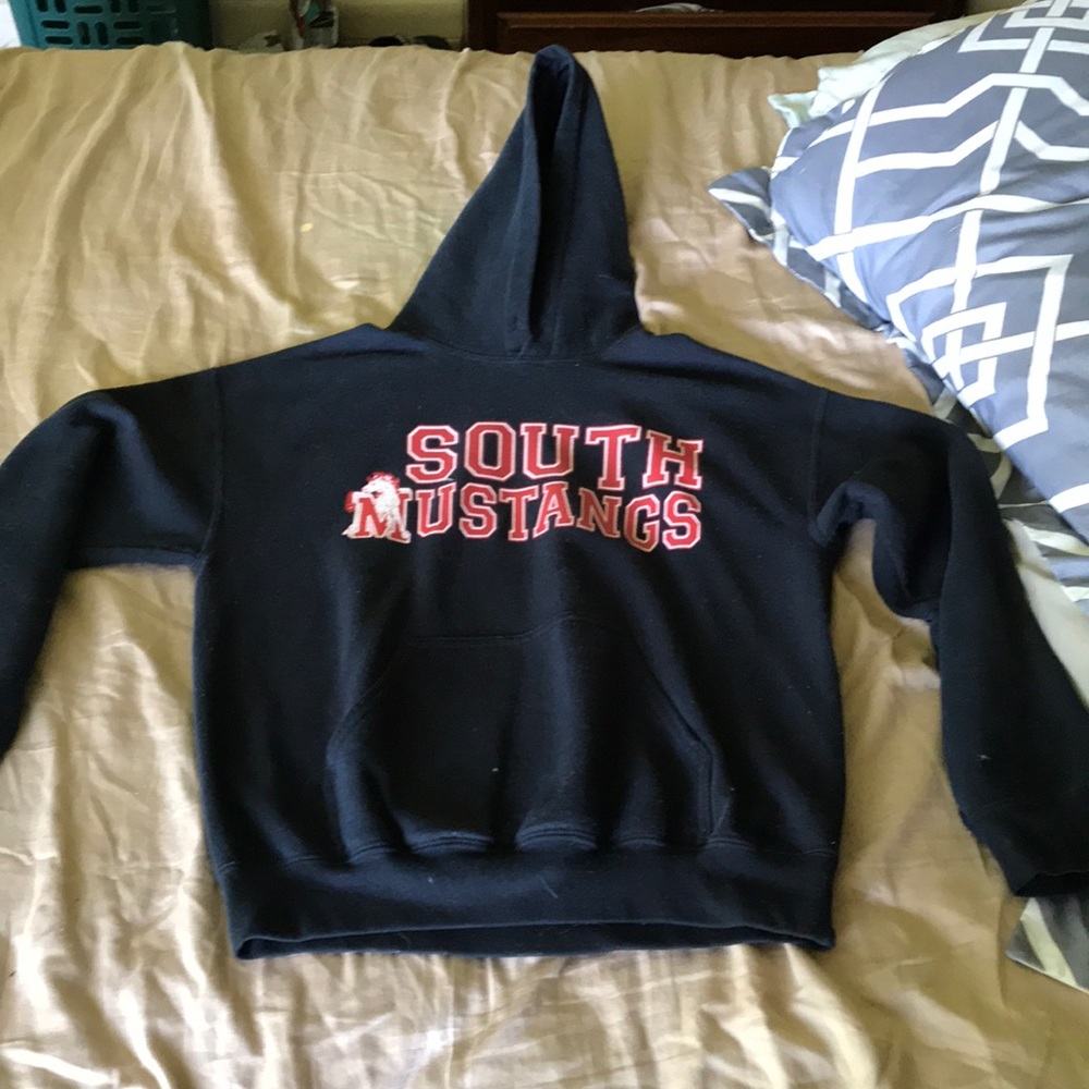 black unisex hoodie